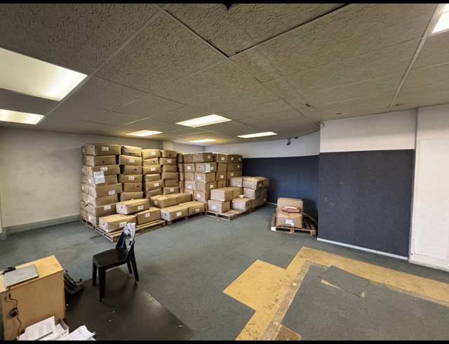 1,350M² WAREHOUSE FOR SALE IN EASTGATE